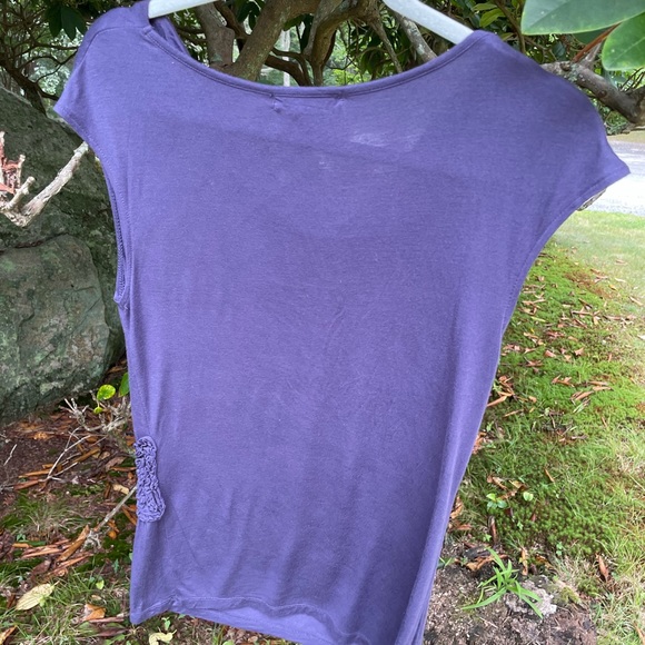 Beautiful purple sleeveless shirt, size L - Picture 2 of 4